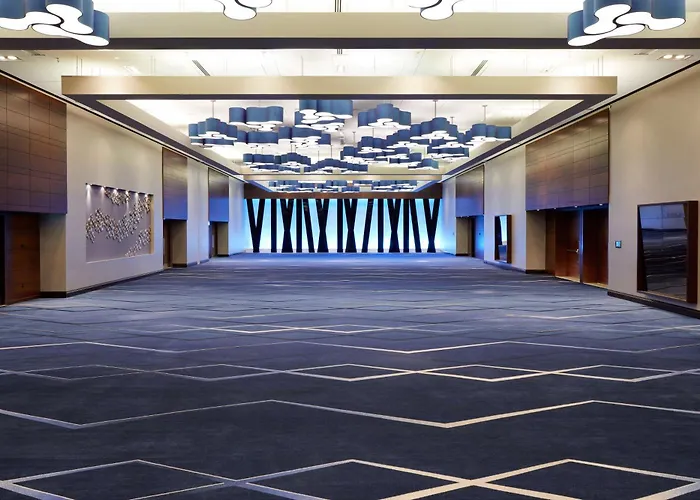 Doubletree By Hilton Montreal