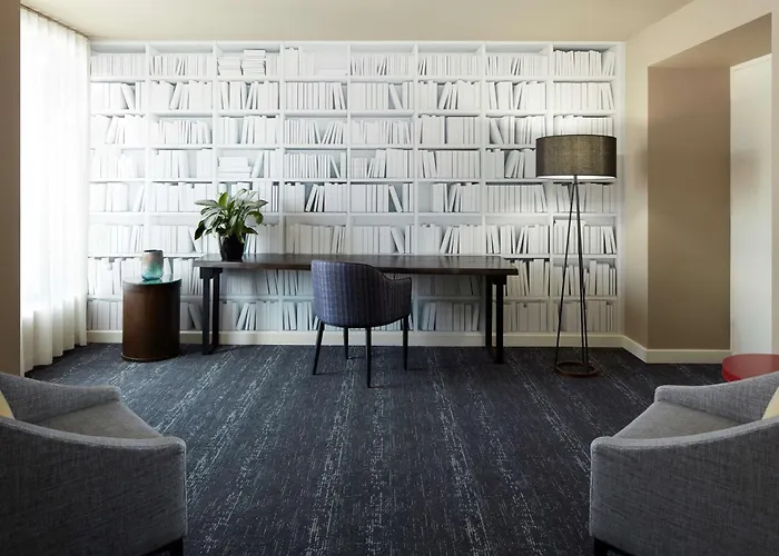 Doubletree By Hilton Montreal